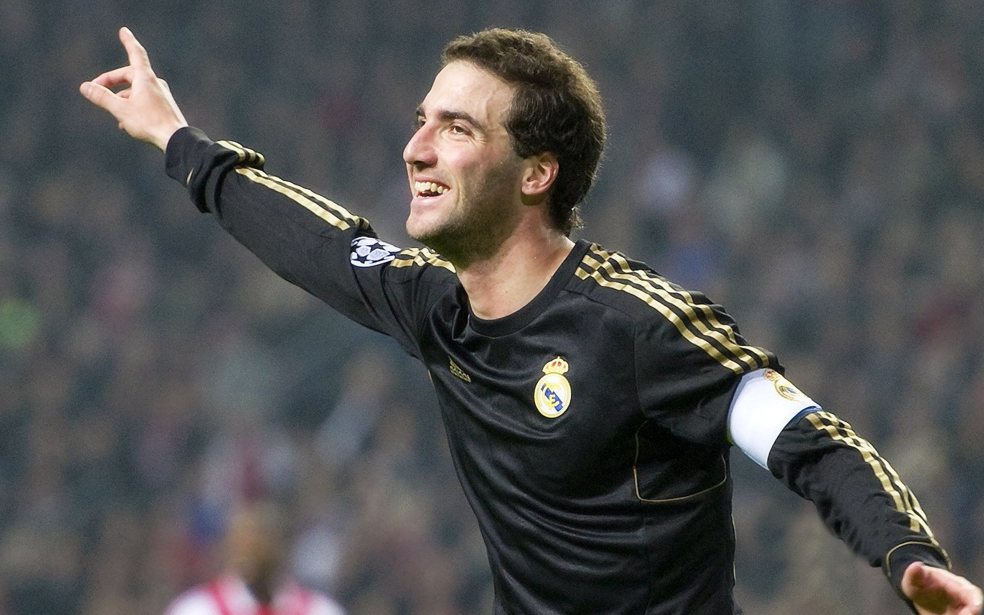 争议：阿莫林当选英超10月最佳主帅，英超十大巨星